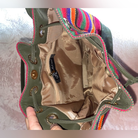 Colorful Striped Women's Bag - Picture 2 of 4